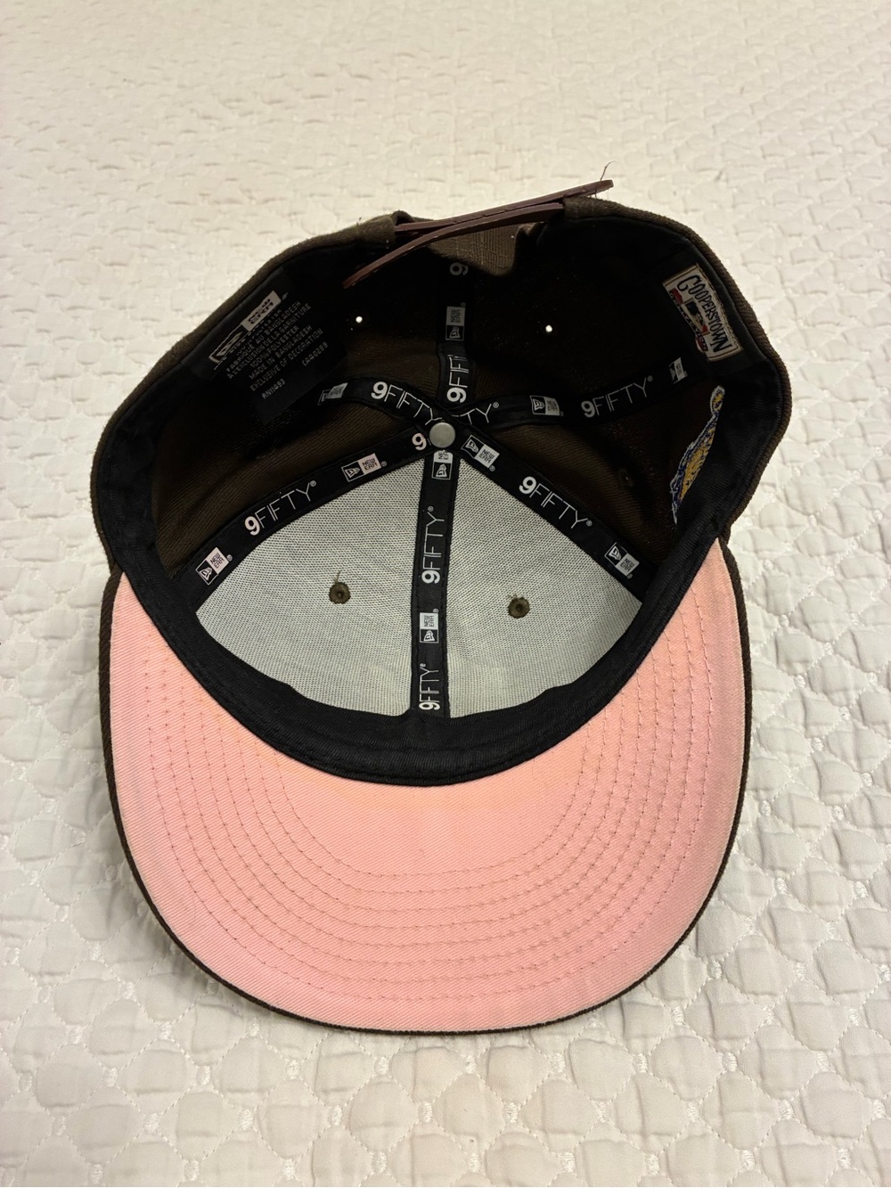New Era Brown Fitted Cap - NY Yankees White Logo. 1996 World Series custom patch - Picture 4 of 4